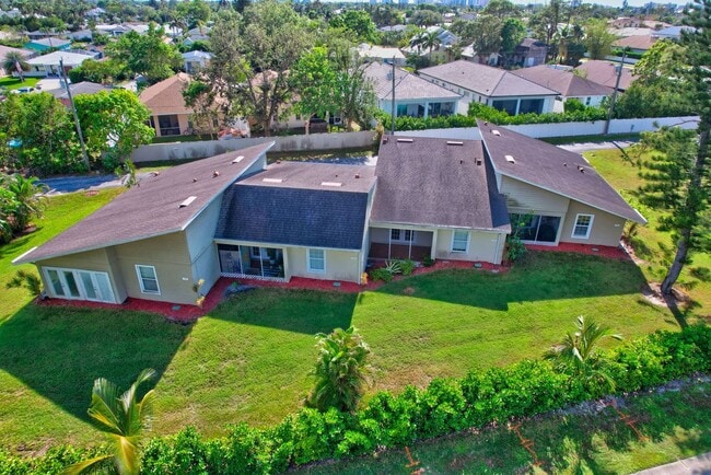 Foto del edificio - 706 111th Ave N