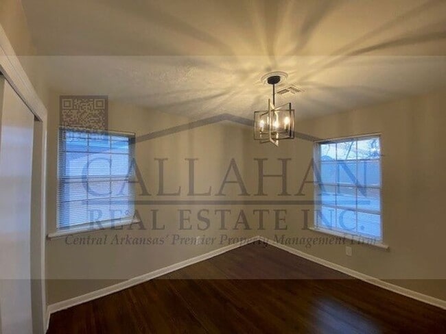 Building Photo - Updated Little Rock Home