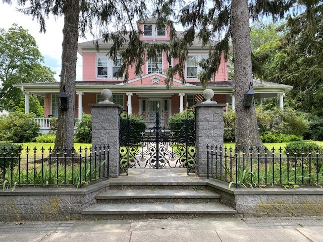 Building Photo - Fairfield Victorian Residences at Sea Cliff