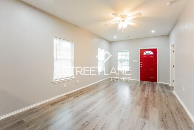 Building Photo - Dreamy 3 bedroom home in Dallas!