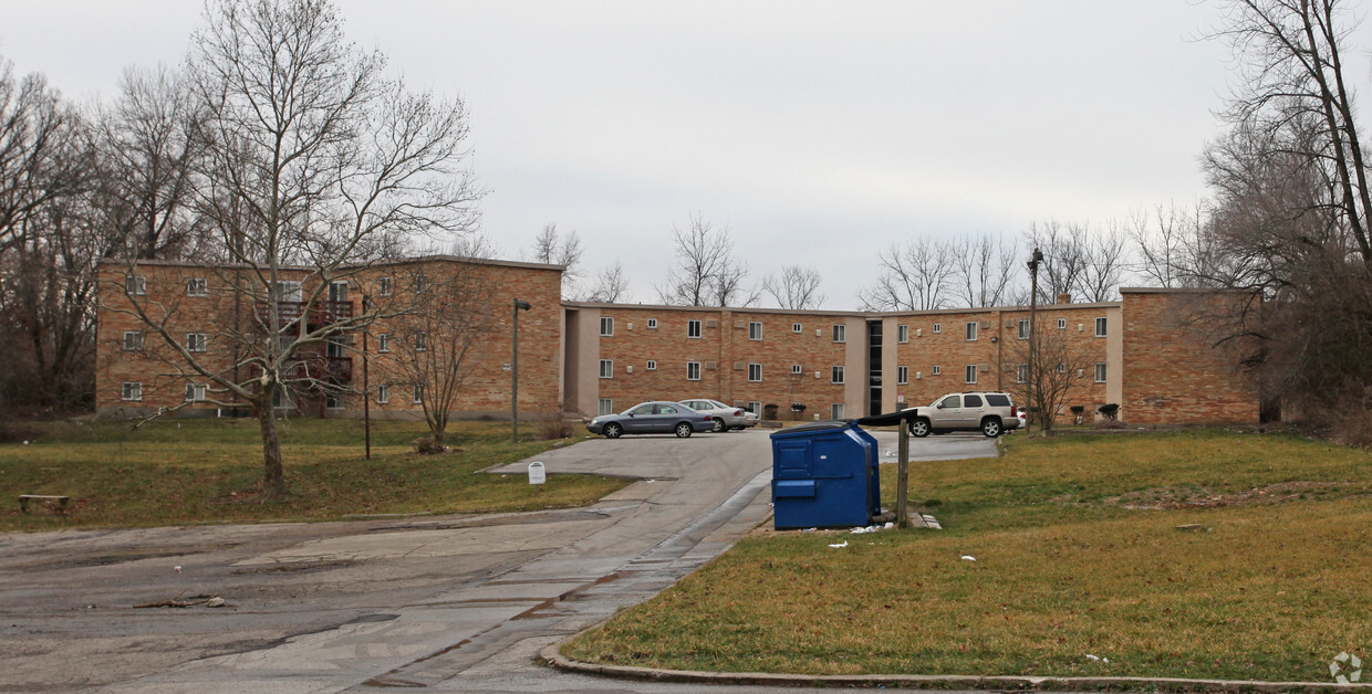 Henry Woods Apartments - Timberview Apartments