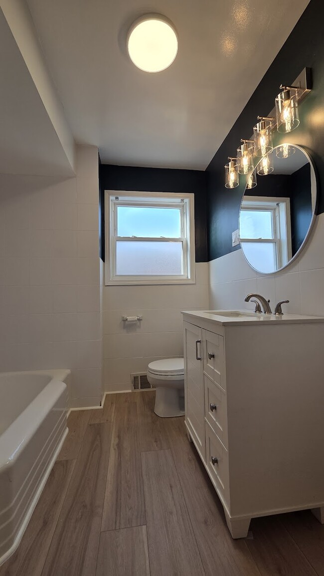 Building Photo - 1625 Washington St