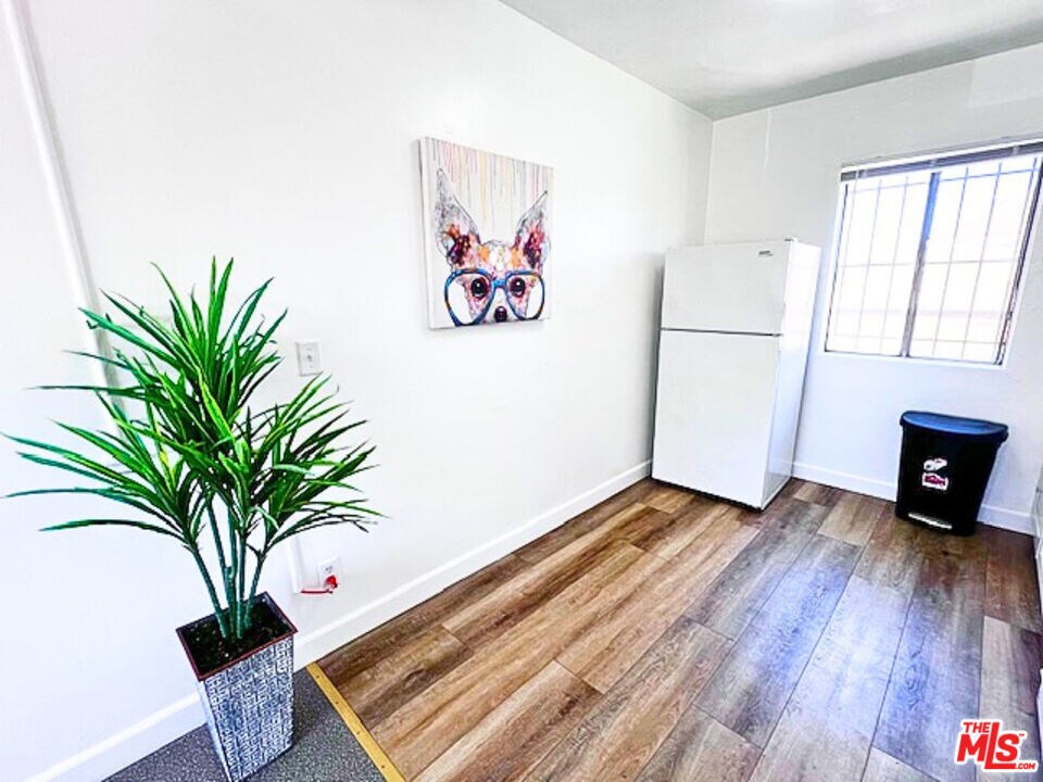 Foto principal - 1225 Normandie Ave