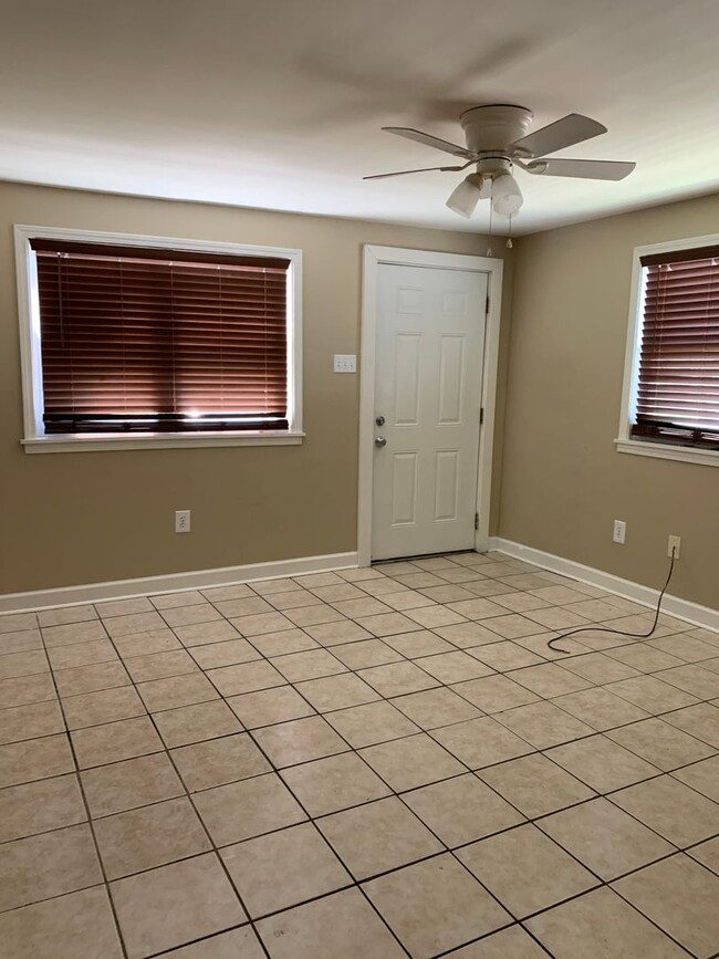 Building Photo - 1259Deni