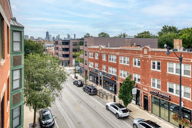 Building Photo - 845 W Altgeld St