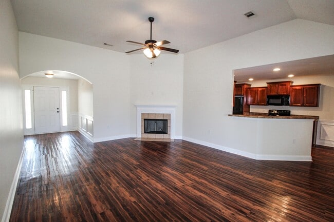 Building Photo - 147 Stonebrook Way