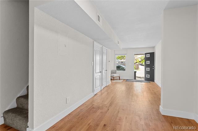 Building Photo - 1721 E 35th Ave