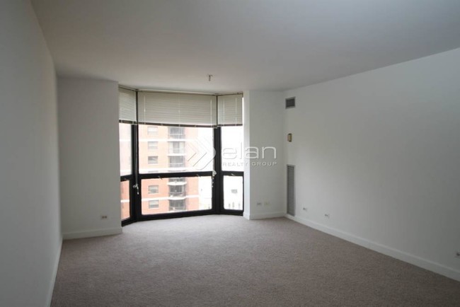 Building Photo - 1111 N Dearborn St