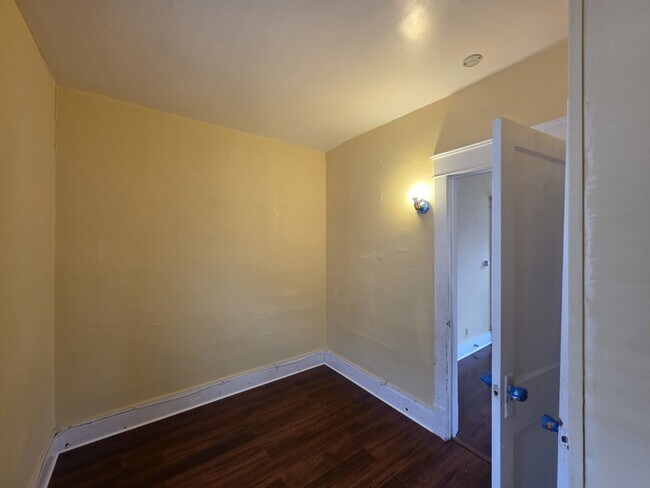 Foto del edificio - 439 Cambridge Ave