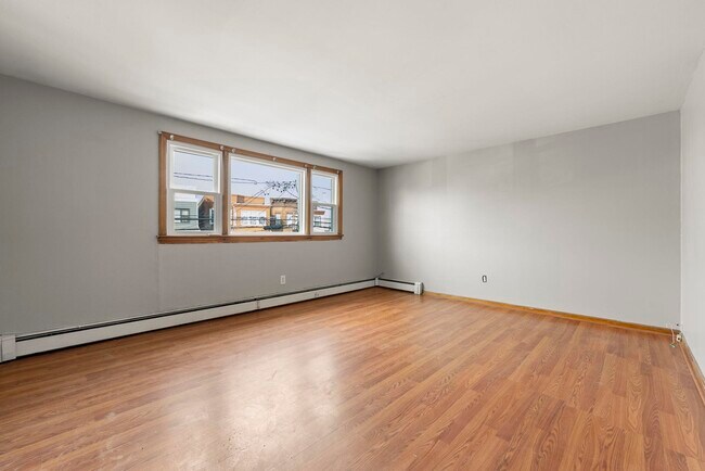 Foto del edificio - 336 Princeton Ave