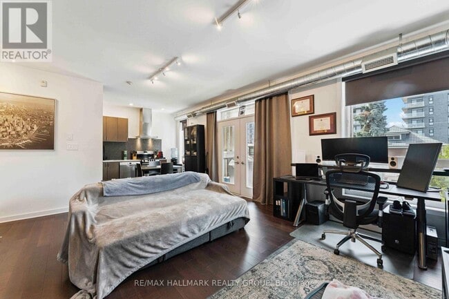 Photo du bâtiment - 1308 Thames St