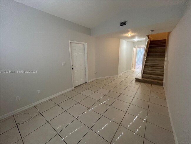 Foto del edificio - 4961 Leeward Ln