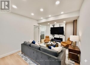 Building Photo - 3186 Hines Dr