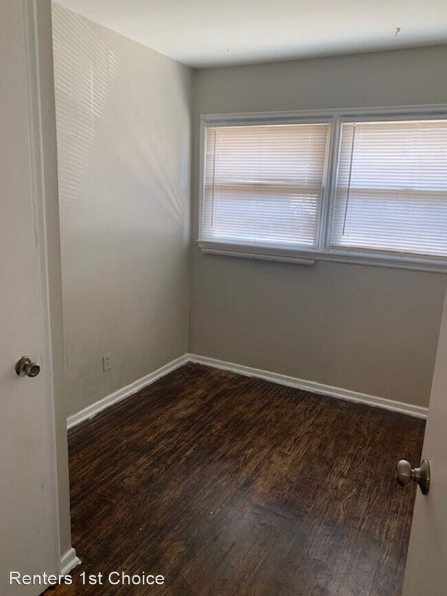 Building Photo - 2 br, 1 bath House - 221 Tay Rd.