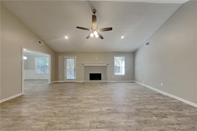 Foto del edificio - 3944 Riverstone Dr