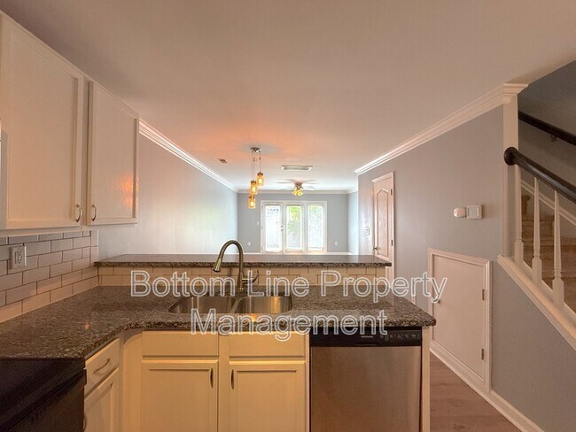 Foto del edificio - 1218 Green Oaks Ln