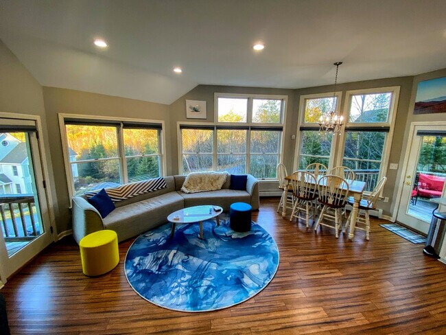 Foto del edificio - 79 Rivers Edge Rd