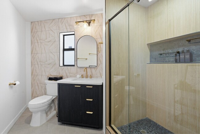 Foto del edificio - 8642 Macawa Ave