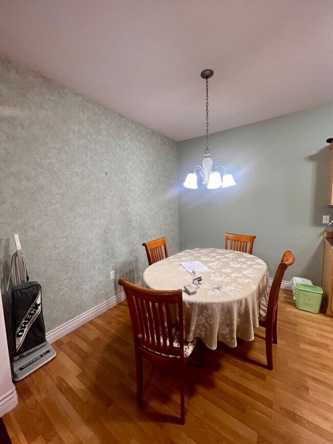 Foto del edificio - Cozy 2Bd 2Ba El Dorado Condo in Bellingham...