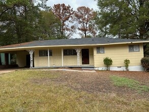 Building Photo - 1022 Garden Park Dr
