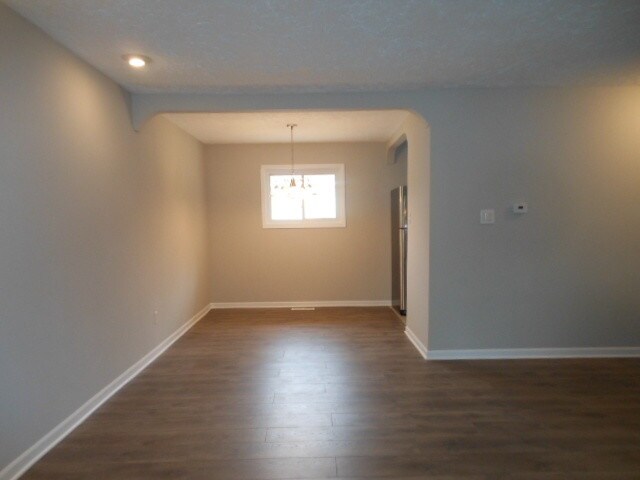 Primary Photo - 152 W Briarcliff Rd