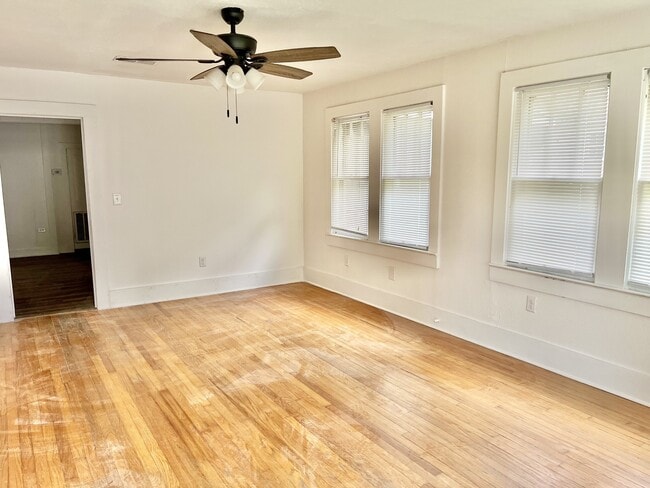 Foto del edificio - 4065 Capital Heights Ave