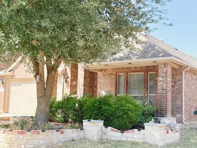 Photo - 112 Rustic Oak Ln House