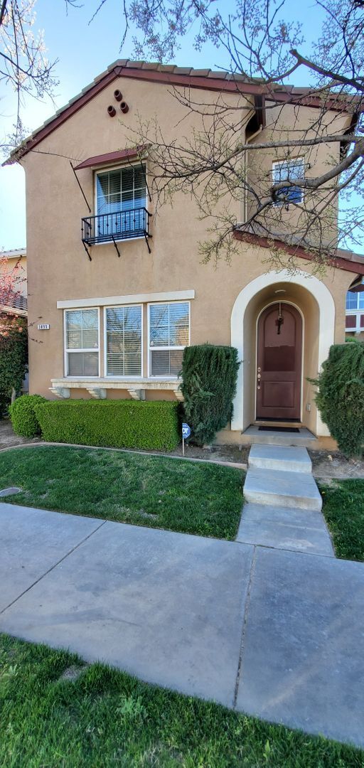 Foto del edificio - North East Turlock Beautiful 3 Bedroom 3 B...