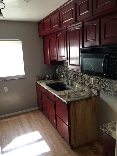 Foto del edificio - 17157 Rowe St