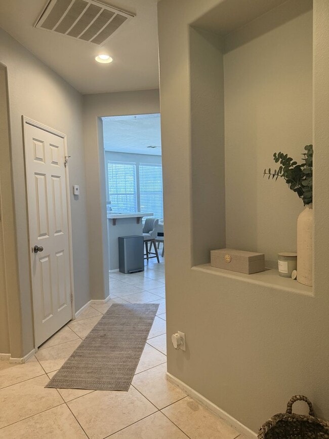 Building Photo - LEA4