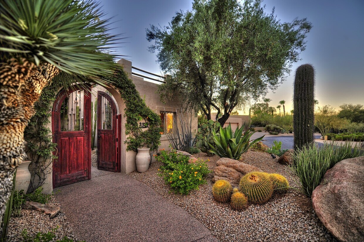 Primary Photo - 3018 Ironwood Cir