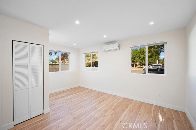 Foto del edificio - 15236 Leadwell St