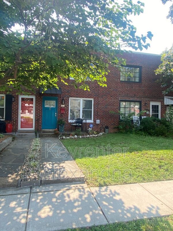 Primary Photo - 623 N Alfred St