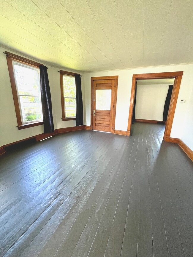 Building Photo - 1016 Duplex