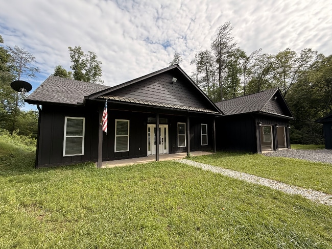 Building Photo - 415 Autumn Ridge Dr