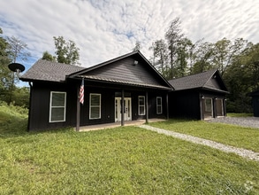 Building Photo - 415 Autumn Ridge Dr