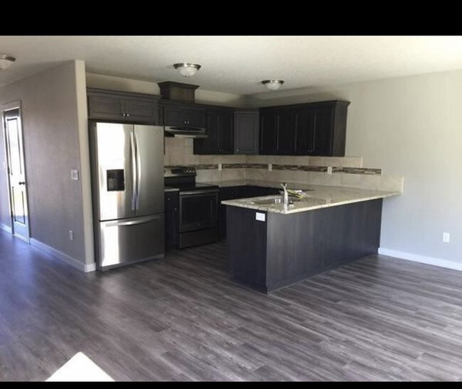 Foto del edificio - 3554 Anchor Court Northeast