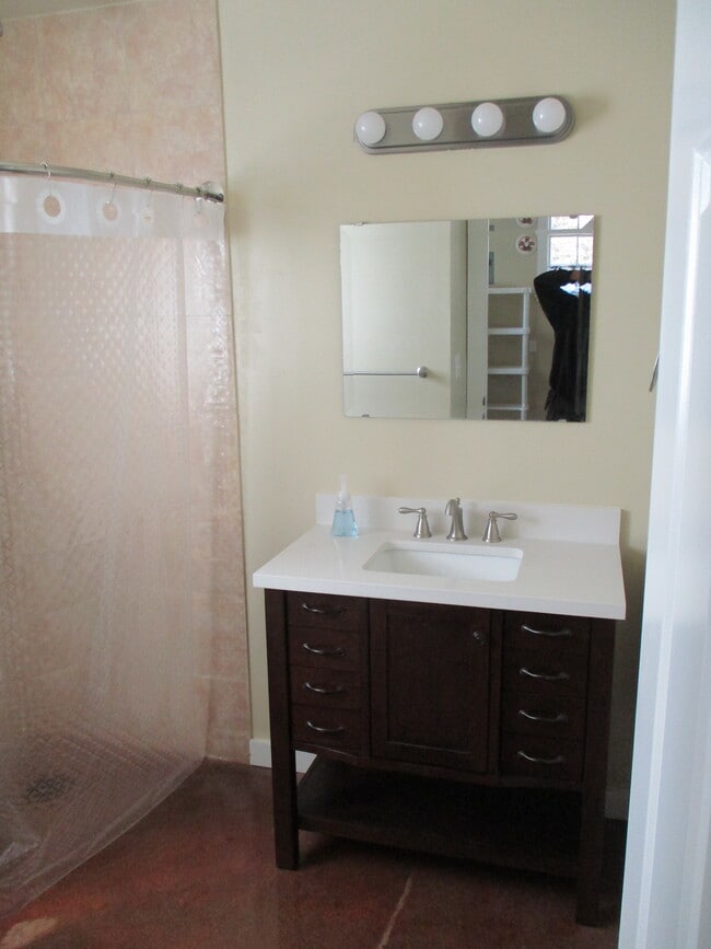 Building Photo - 488 FM 1441