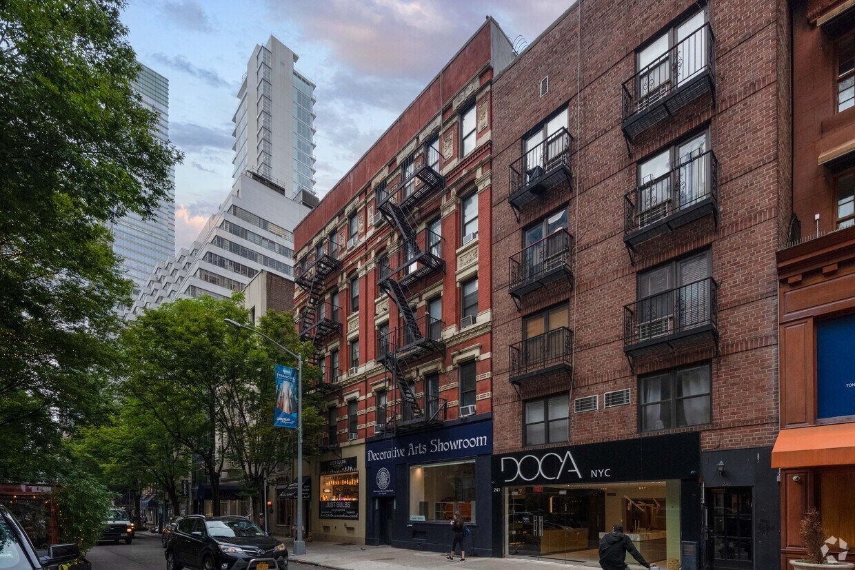Primary Photo - 239 E 58th St