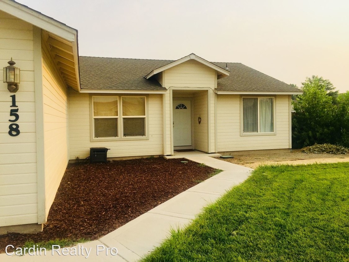 158 Shadow Mountain Dr, Fernley, NV 89408 House for Rent in Fernley
