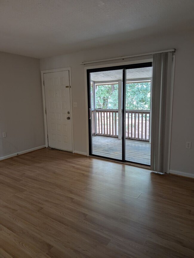 Foto del edificio - 2/1 Condo with screened porch and community pool