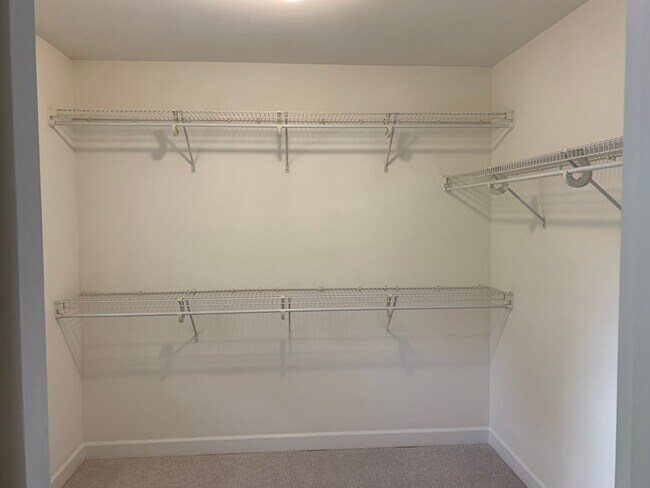 Foto del edificio - 4565 Treerose Way