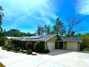 Building Photo - 2400 Kauana Loa Dr