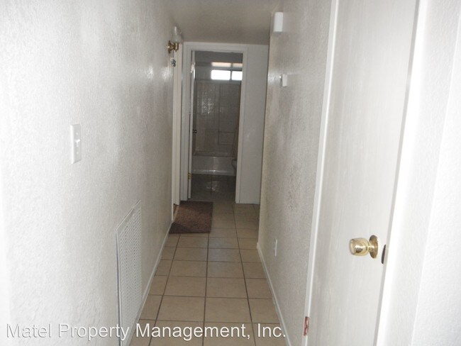 Building Photo - 582 Harvest Park Dr