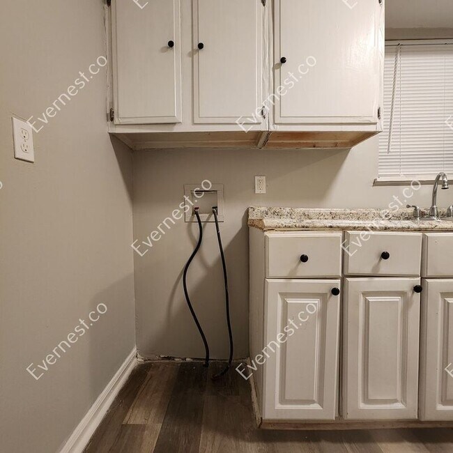 Foto del edificio - 338 West Ave B