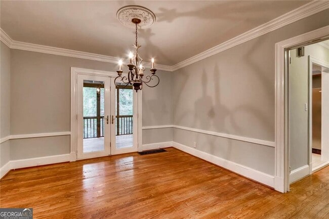 Building Photo - 1719 Ridgewood Dr NE