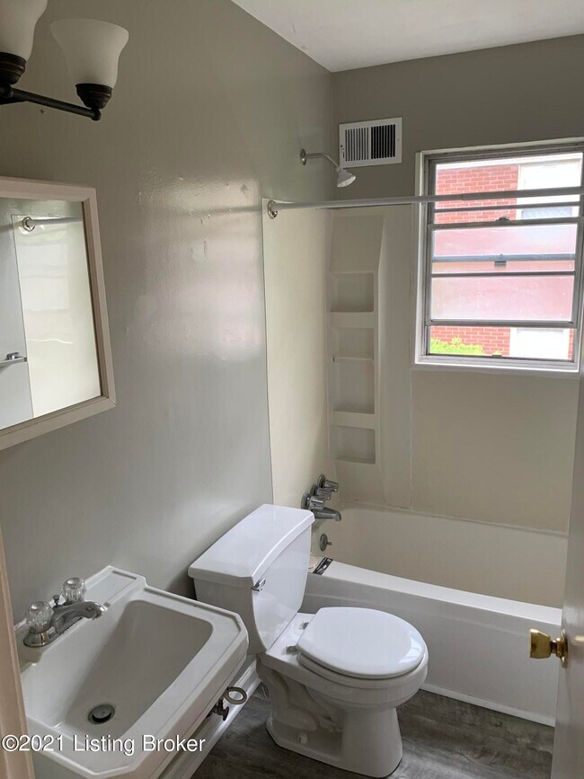 Foto del edificio - 2624 Longview Ave