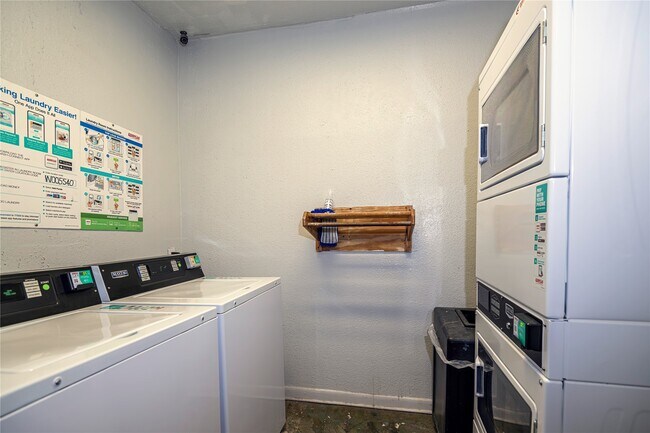 Foto del edificio - 7820 Seawall Blvd