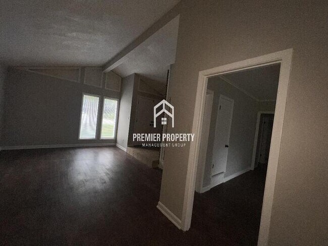 Foto del edificio - 2466 Dalebrook Cove