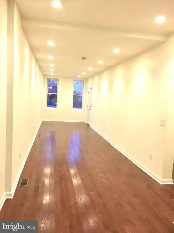 Foto del edificio - 2408 E York St